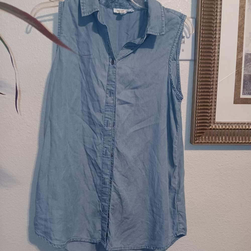 beachlunchlounge Light Blue Sleeveless Button Down Shirt